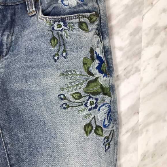 Blank NYC Embroidered Jeans Raw Hem Size 25 - Picture 5 of 14